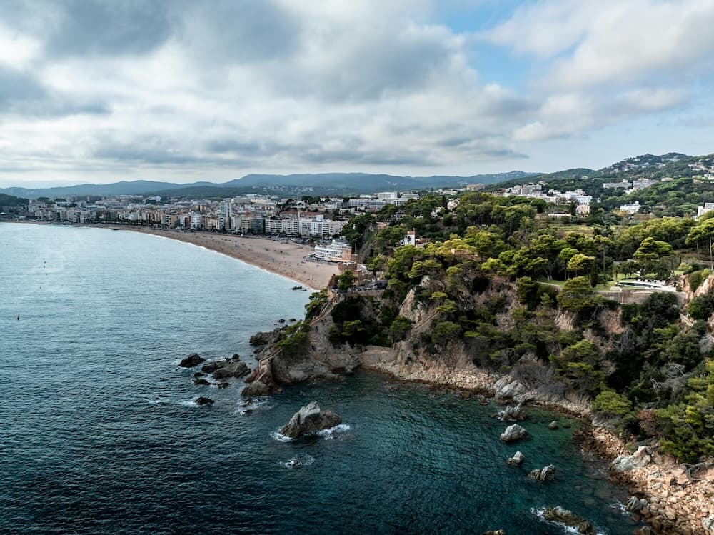 Členité pobřeží Costa Brava
